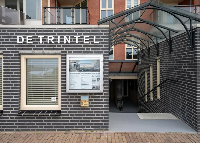 TRINTEL Met Zeezicht