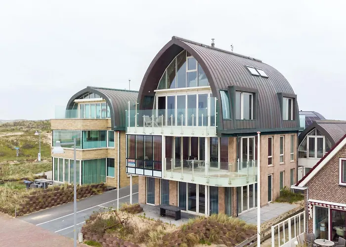 Holiday Home De Zeeparel By Interhome