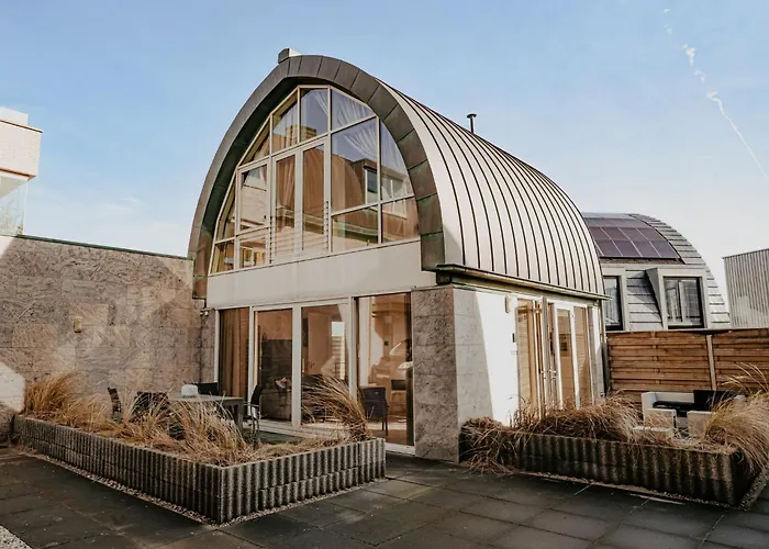 Holiday Home De Zeeparel By Interhome